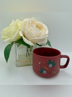 2018 Starbucks Valentine's Day double hearts and arrow ceramic coffee mug.